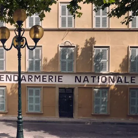 Superb In The Center Of Tropez Apartment